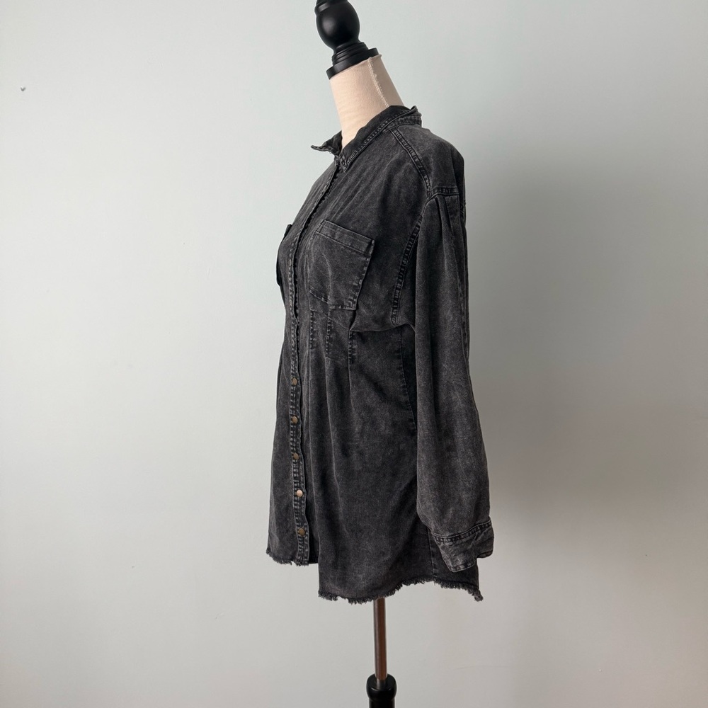 🖤 HYFVE Acid Wash Cotton Shirt Dress Pleated Waist Snap Front Medium🖤 - Picture 6 of 15